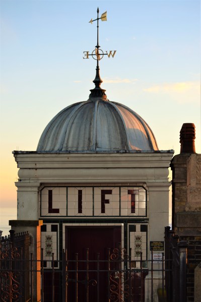 Art Nouveau Lift....jpg